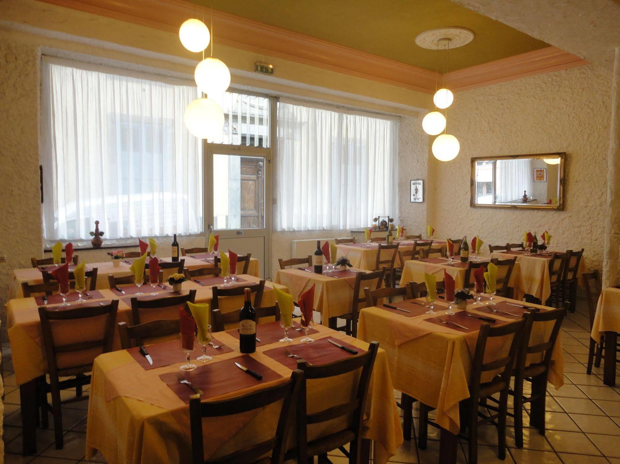 Hotel-Restaurant Le Saint Christophe لورد المظهر الخارجي الصورة